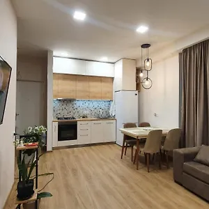 Lovely & Cozy In Isani Тбилиси